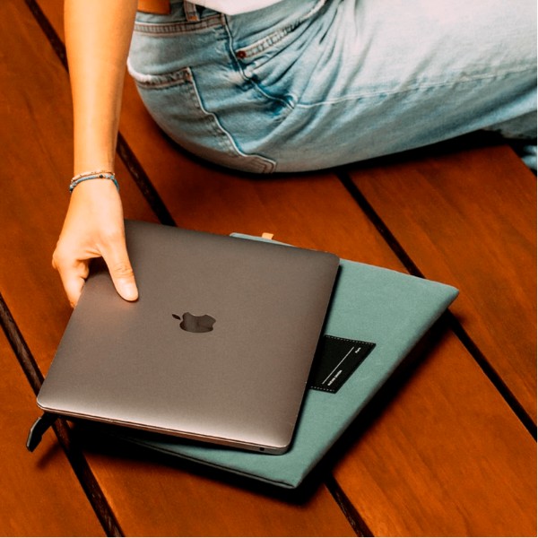 Фото - Чохол для ноутбука Native Union W.F.A Stow Lite 16" Sleeve Case Slate Green for MacBook Pro 16" (STOW-LT-MBS-SLG-16)