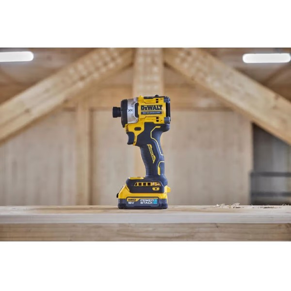 Фото - Шуруповерт DeWALT DCF860E2T