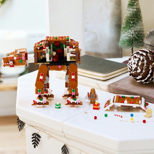 Фото - Конструктор LEGO Star Wars™ Пряничный шагоход AT-AT™ (40806)