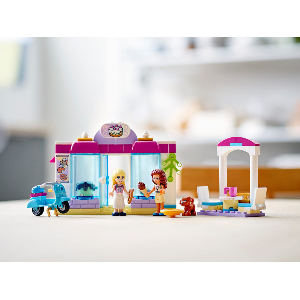 Фото - Конструктор LEGO Friends Кондитерская в Хартлейк-Сити (41440)