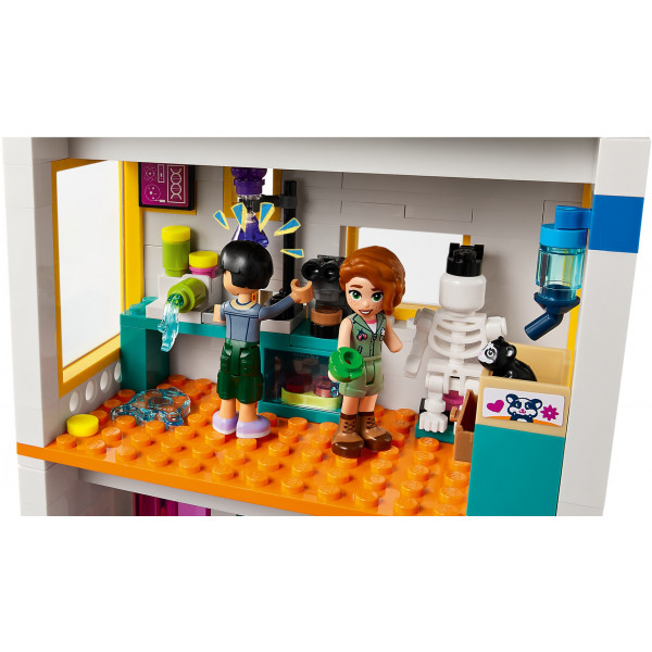 Фото - Конструктор LEGO Friends Хартлейк-Сіті: міжнародна школа (41731)