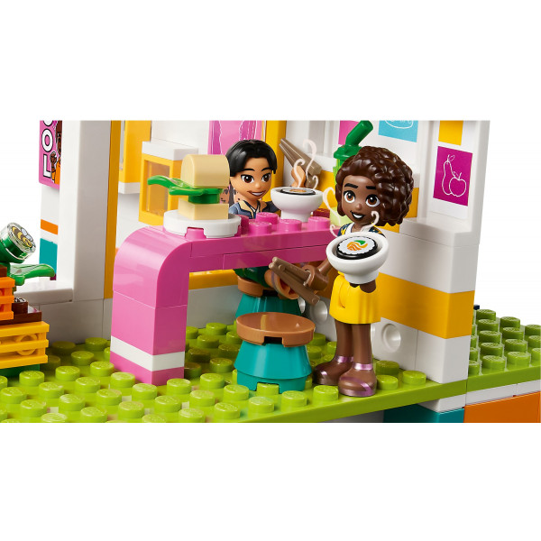 Фото - Конструктор LEGO Friends Хартлейк-Сіті: міжнародна школа (41731)