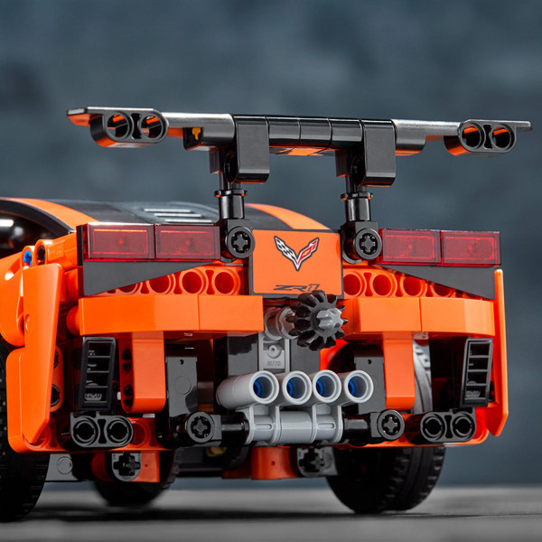 Фото - Конструктор LEGO Technic Chevrolet Corvette ZR1 (42093)