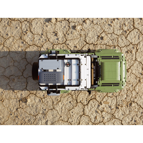 Фото - Конструктор LEGO Technic Land Rover Defender (42110)