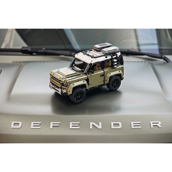 Фото - Конструктор LEGO Technic Land Rover Defender (42110)