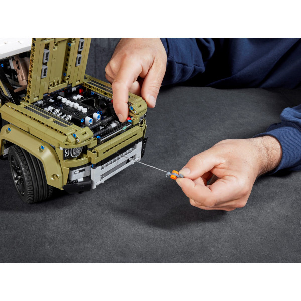 Фото - Конструктор LEGO Technic Land Rover Defender (42110)