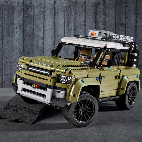 Фото - Конструктор LEGO Technic Land Rover Defender (42110)