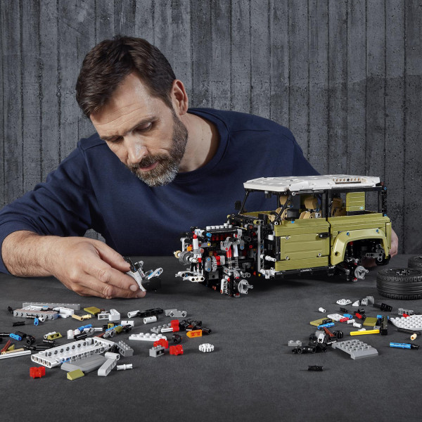 Фото - Конструктор LEGO Technic Land Rover Defender (42110)