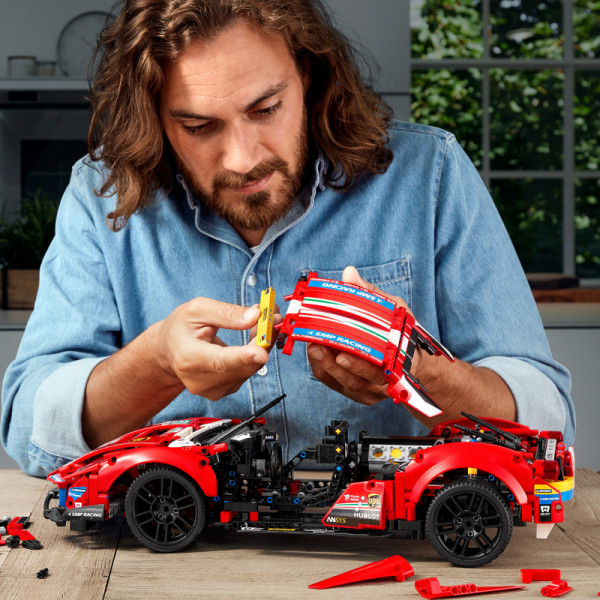 Фото - Конструктор LEGO Technic Ferrari 488 GTE AF Corse №51 (42125)