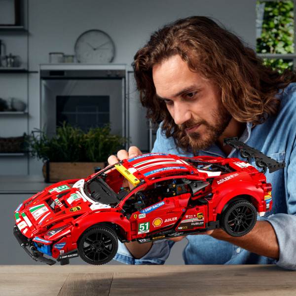 Фото - Конструктор LEGO Technic Ferrari 488 GTE AF Corse №51 (42125)