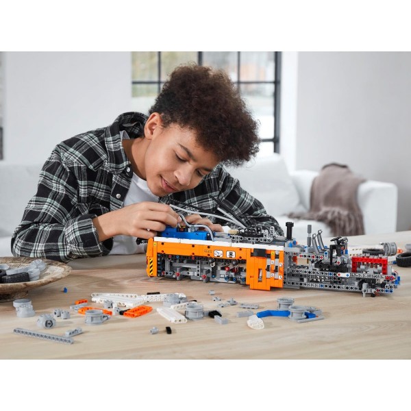 Фото - Конструктор LEGO Technic Грузовой эвакуатор (42128)