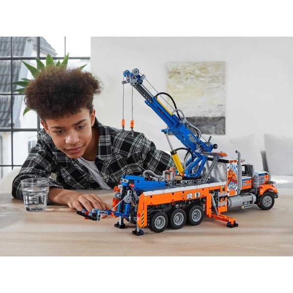 Фото - Конструктор LEGO Technic Грузовой эвакуатор (42128)