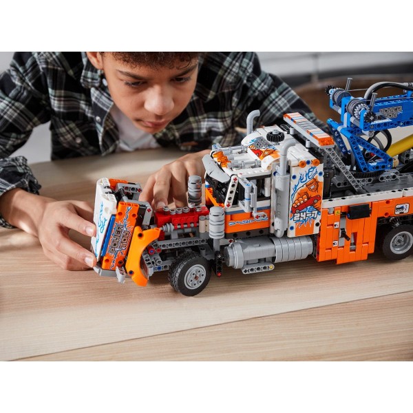 Фото - Конструктор LEGO Technic Грузовой эвакуатор (42128)