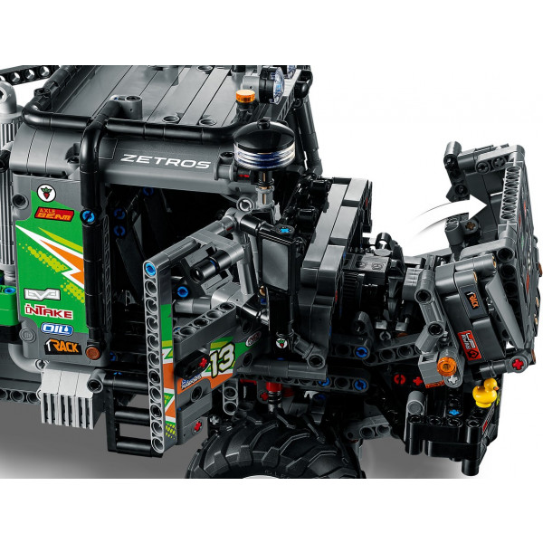 Фото - Конструктор LEGO Technic Повнопривідний вантажівка-позашляховик Mercedes-Benz Zetros (42129)