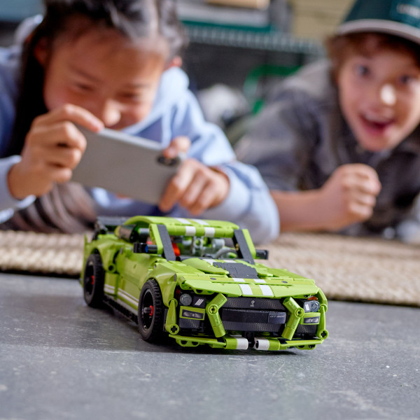 Фото - Конструктор LEGO Technic Ford Mustang Shelby® GT500® (42138)