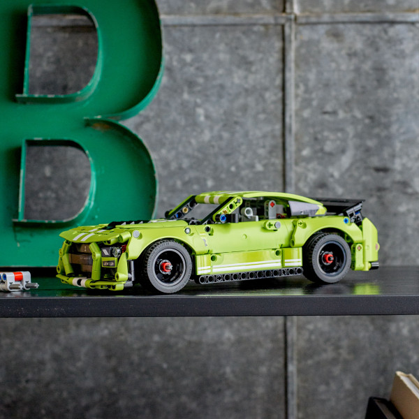 Фото - Конструктор LEGO Technic Ford Mustang Shelby® GT500® (42138)
