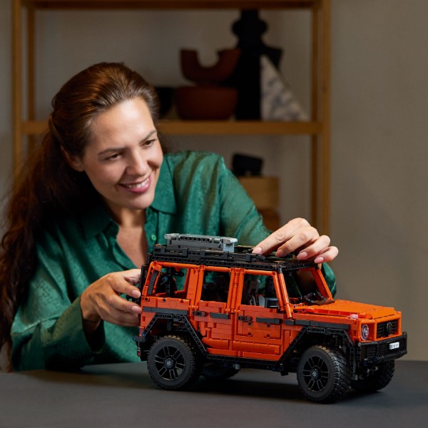 Фото - Конструктор LEGO Technic Mercedes-Benz G 500 PROFESSIONAL Line (42177)