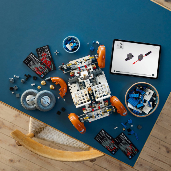 Фото - Конструктор LEGO Technic Місячний автомобіль NASA Apollo (42182)