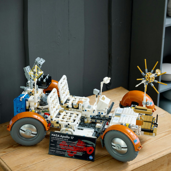 Фото - Конструктор LEGO Technic Місячний автомобіль NASA Apollo (42182)