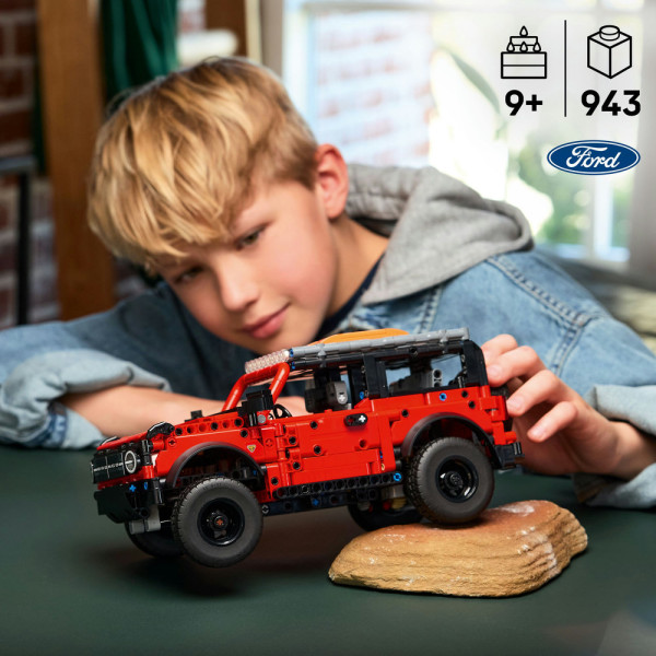 Фото - Конструктор LEGO  Technic Позашляховик Ford Bronco® (42213)