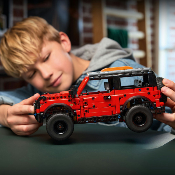 Фото - Конструктор LEGO  Technic Позашляховик Ford Bronco® (42213)