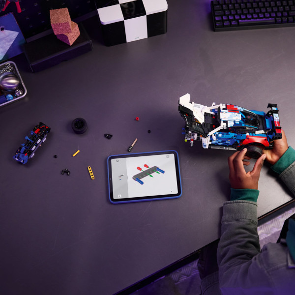 Фото - Конструктор LEGO Technic Автомобіль для перегонів BMW M4 GT3 EVO (42226)