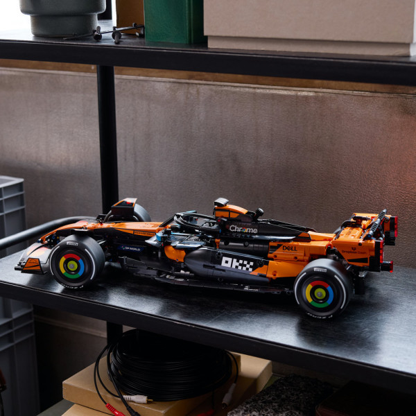 Фото - Конструктор LEGO Technic Автомобіль McLaren MCL39 F1® (42228)