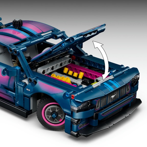 Фото - Конструктор LEGO Technic Тюнинг-гараж с автомобилем Ford Mustang GT (42236)