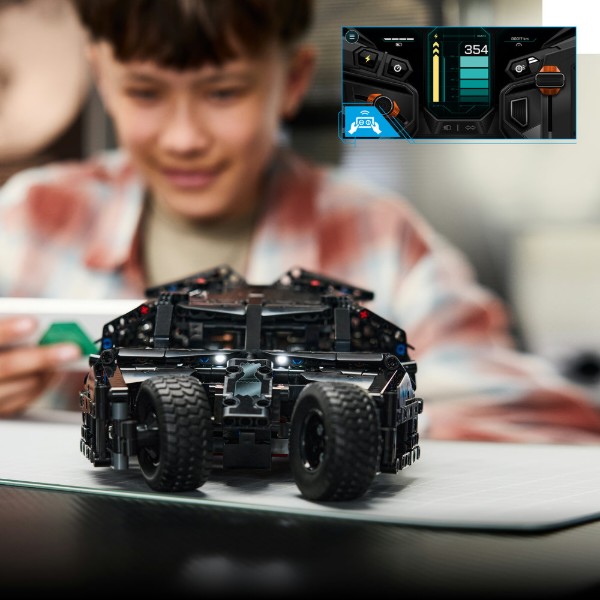 Фото - Конструктор LEGO Technic Batmobile™ Tumbler (42239)