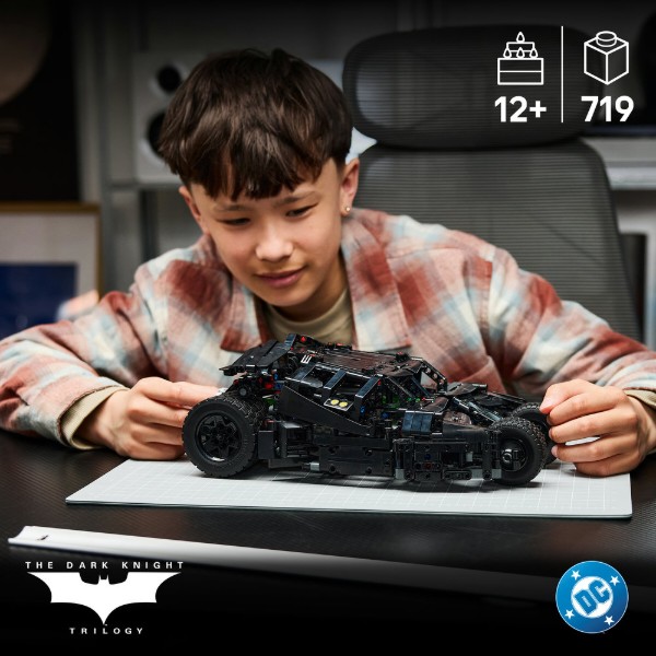 Фото - Конструктор LEGO Technic Batmobile™ Tumbler (42239)