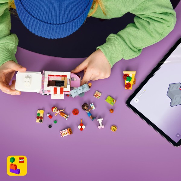 Фото - Конструктор LEGO  Friends Вантажівка з піцою (42694)
