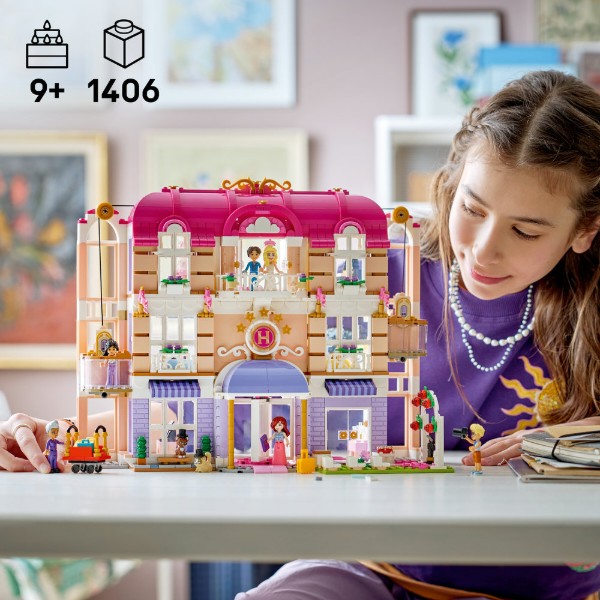 Фото - Конструктор LEGO  Friends Гранд-готель у Хартлейк-Сіті (42704)