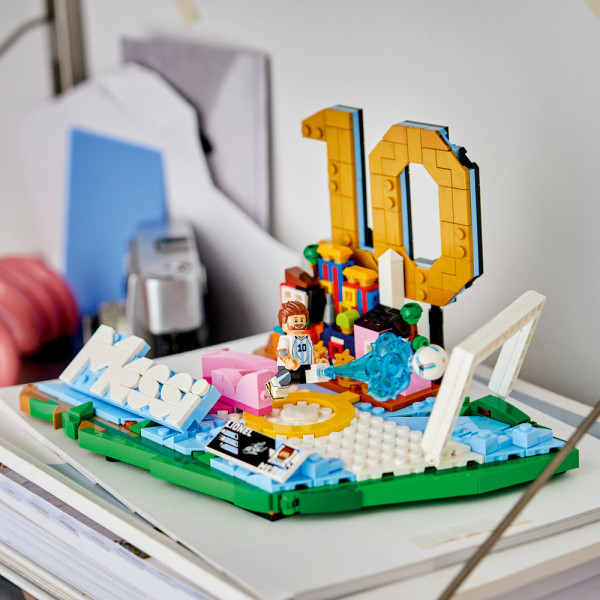 Фото - Конструктор LEGO Editions Football Лионель Месси — лучшие моменты футбольных матчей (43011)