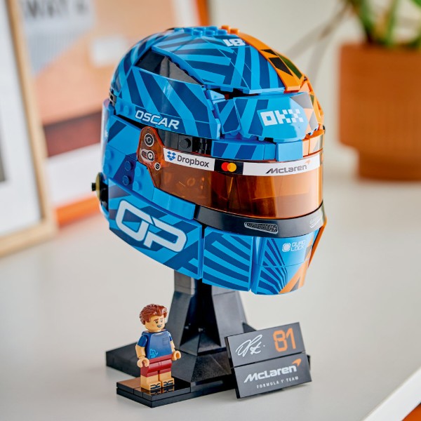 Фото - Конструктор LEGO Editions Formula 1 Шлем Оскара Пиастри из команды McLaren Mastercard F1® Team (43017)