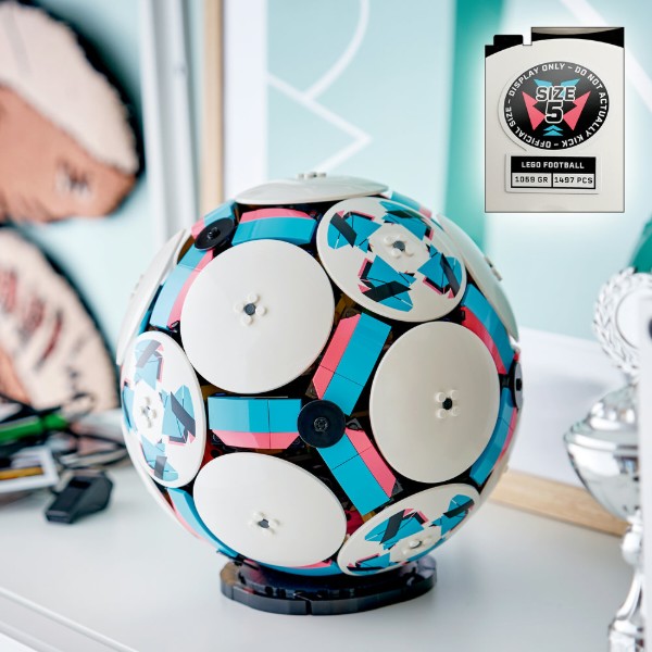 Фото - Конструктор LEGO Editions Football Футбольний м'яч (43019)