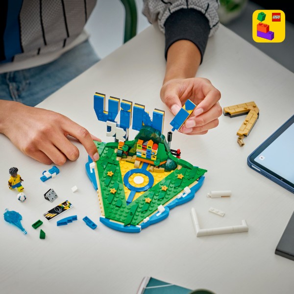 Фото - Конструктор LEGO Editions Football Винисиус Жуниор — лучшие моменты футбольных матчей (43027)