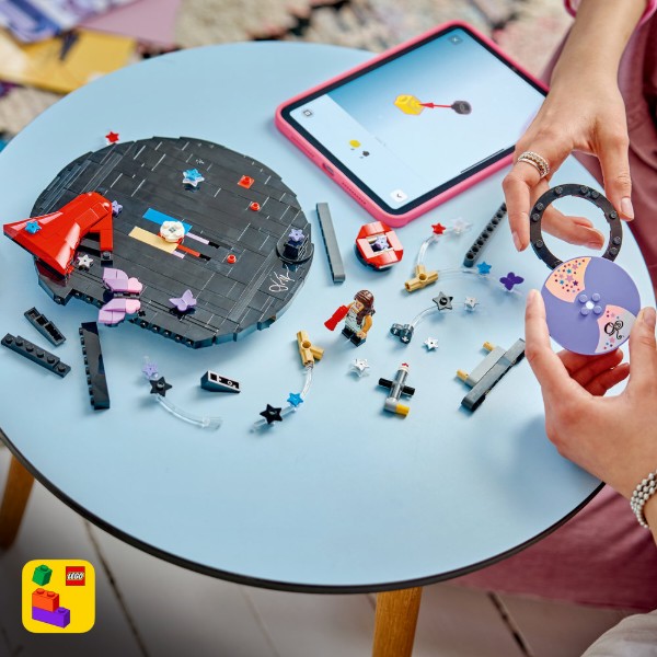 Фото - Конструктор LEGO Editions Music Вініл Олівії Родріґо (43028)
