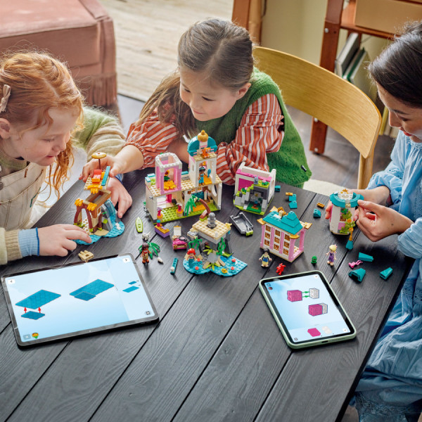 Фото - Конструктор LEGO Disney Princess Замок принцессы и королевские любимцы (43267)