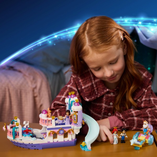 Фото - Конструктор LEGO  Disney Princess Королівський весільний човен Аріель (43299)