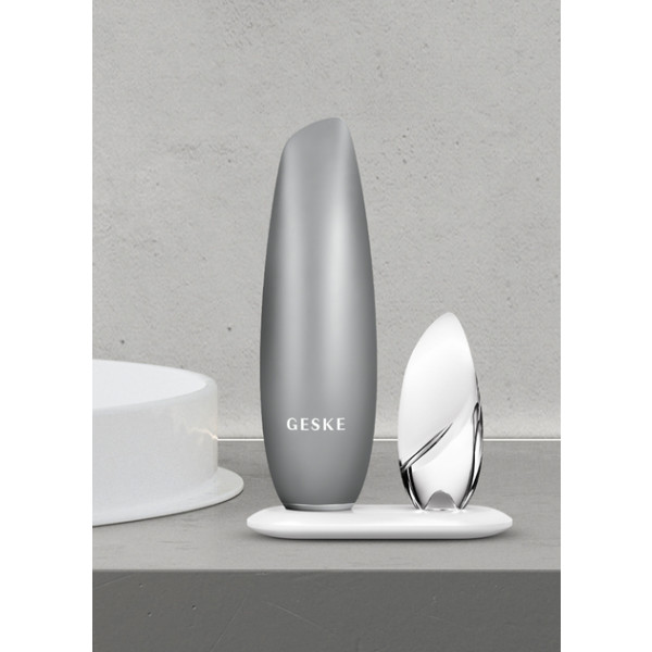 Фото - Безконтактна магнітна пілінг маска для обличчя GESKE Touchless Magnetic Peeling Mask 5 в 1 білий (GK000005WH01)