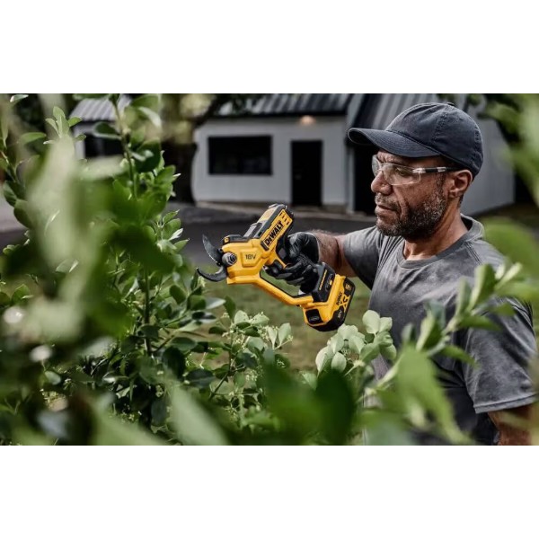 Фото - Секатор аккумуляторный DeWALT DCMPP568P1