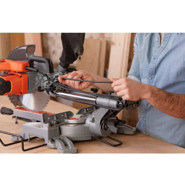 Фото - Пила торцева Black&Decker BES700
