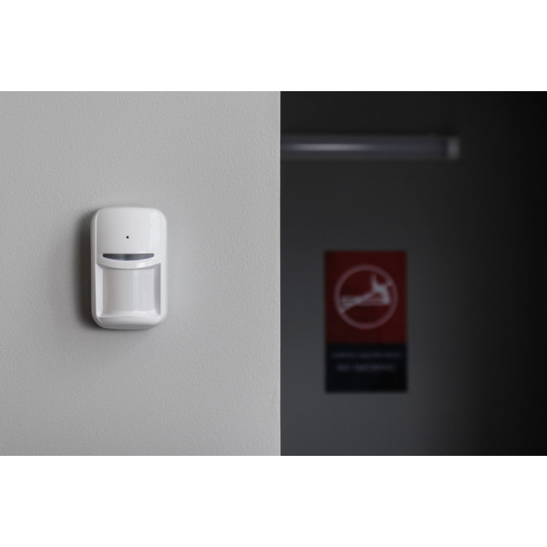 Фото - Бездротовий датчик руху U-PROX PIR Combi VB White