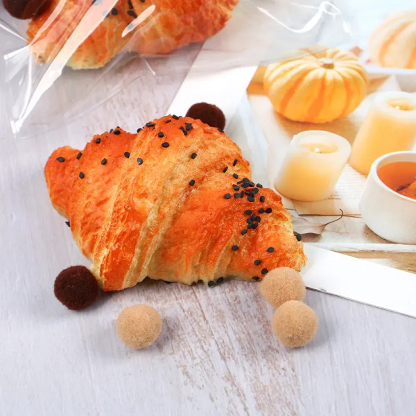 Фото - Антистрес іграшка Monster Gum Fun Cafe Taba - Круасан (T26188)