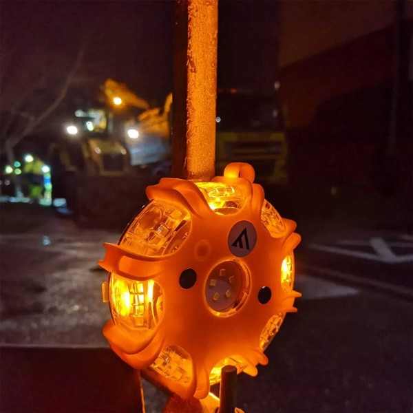 Фото - Набір ліхтарів Mactronic M-Flare (65 Lm) Amber Magnet Synch Recharg 12/220V (PSD0012)