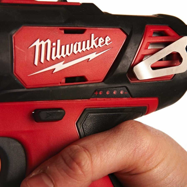 Фото - Дриль-шуруповерт Milwaukee M12 BPD-202C ЗП C12C (4933499465)