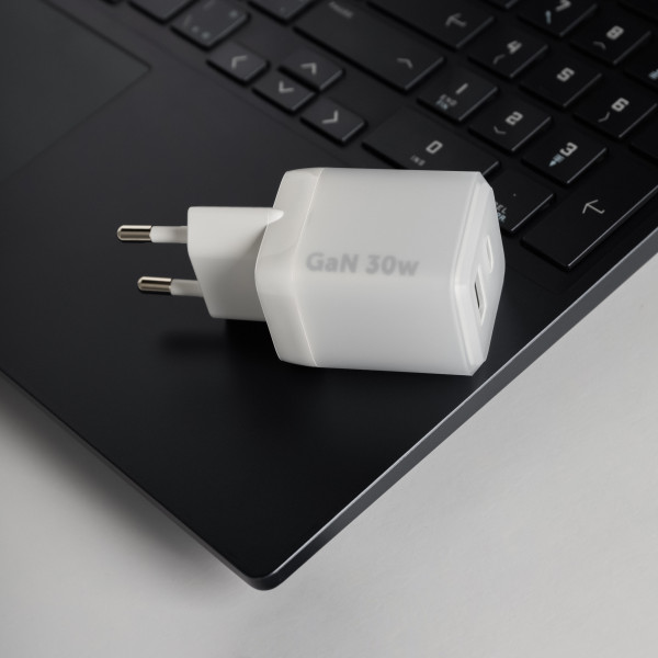 Фото - Сетевое зарядное устройство Proove Pure GaN Plus 30W (Type-C + USB) White (WCPU30111202)