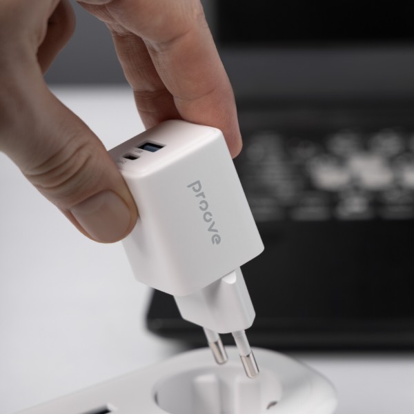 Фото - Сетевое зарядное устройство Proove Pocket GaN 30W (Type-C + USB) white (WCPG30110002)