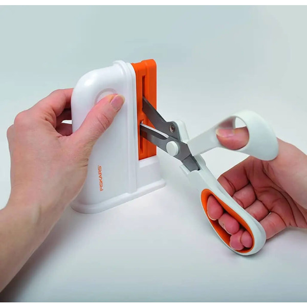 Фото - Точилка кухонних ножів Fiskars White (1020499)