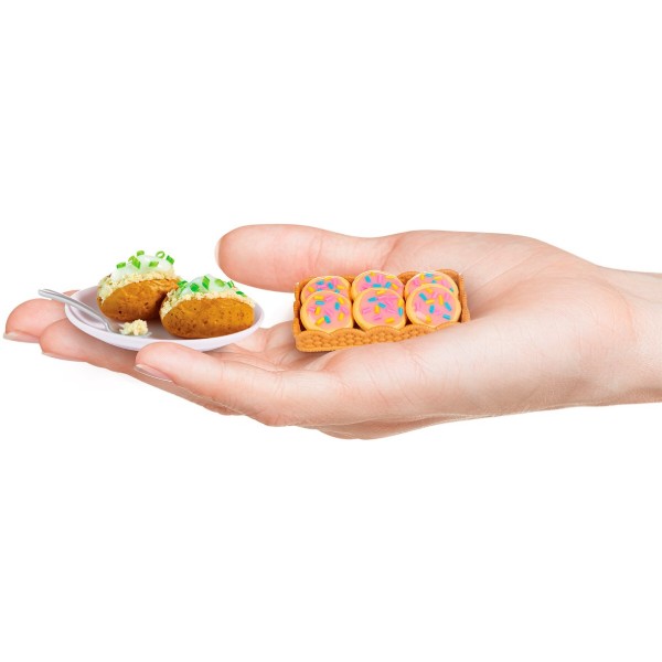Фото - Набор игровых фигурок MGA's Miniverse "Mini Food 3" - СОЗДАЙ КАФЕ (в ассорт., в диспл.) (505396)